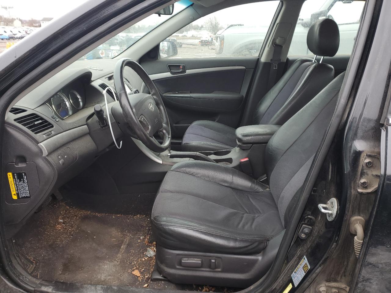 2009 Hyundai Sonata - Image 7