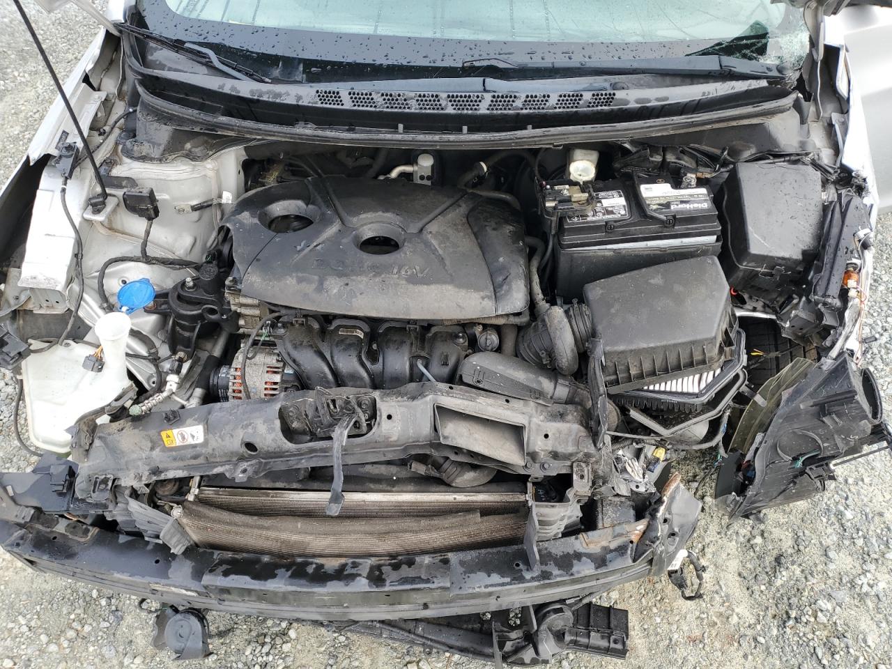 2014 Hyundai Elantra - Image 12