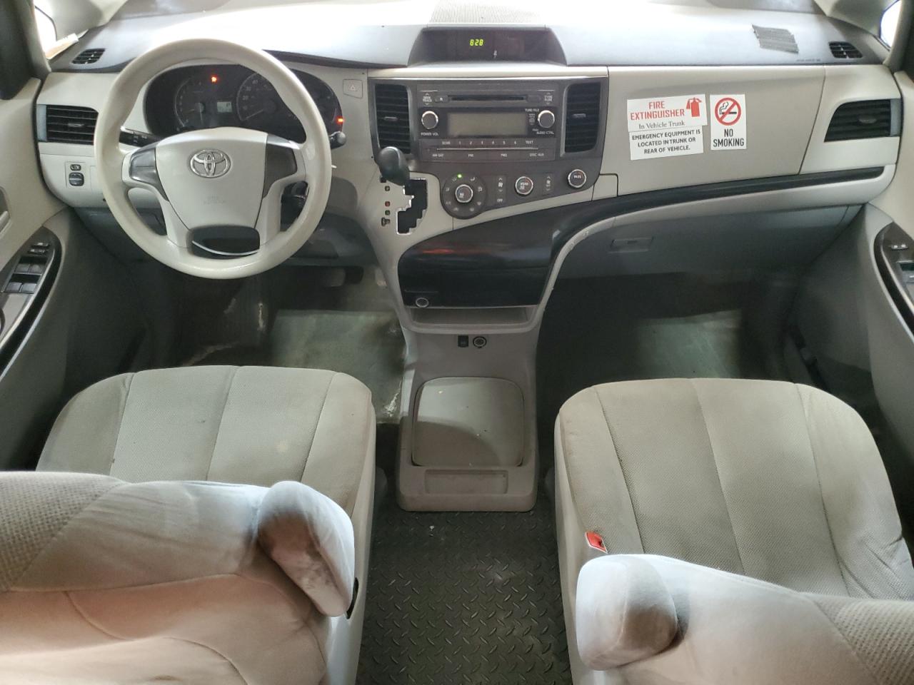 2014 Toyota Sienna - Image 8