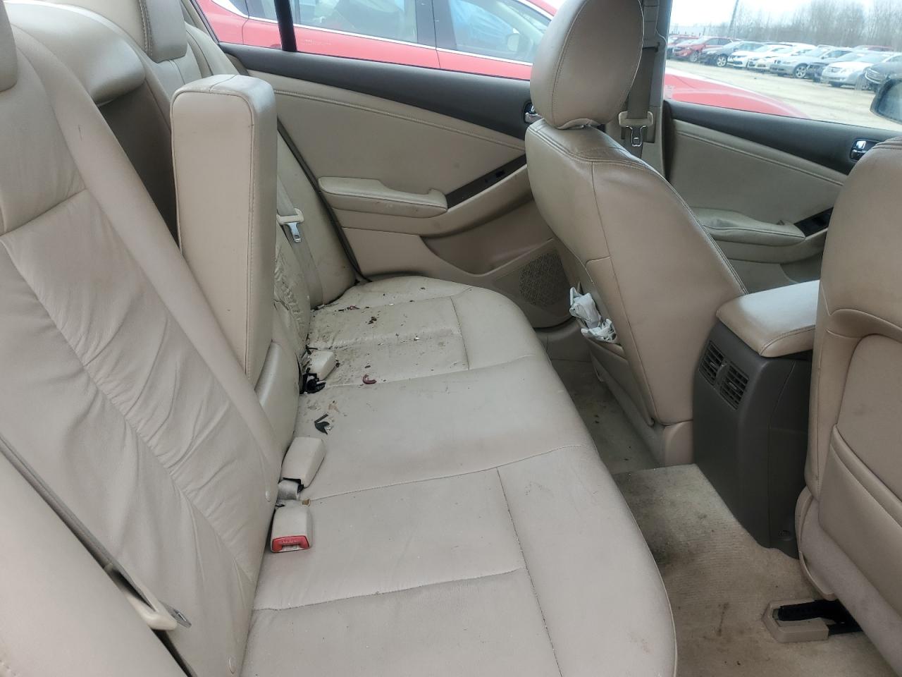 2010 Nissan Altima - Image 10