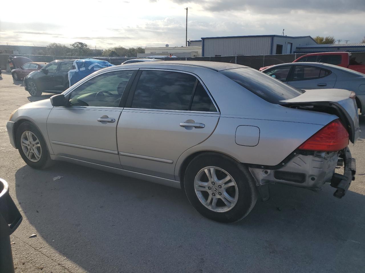 2007 Honda Accord - Image 2