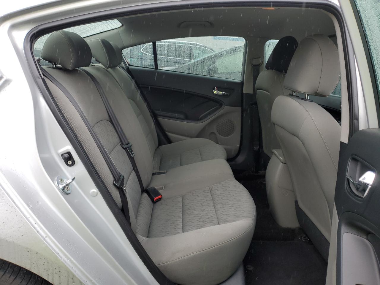 2016 Kia Forte - Image 10