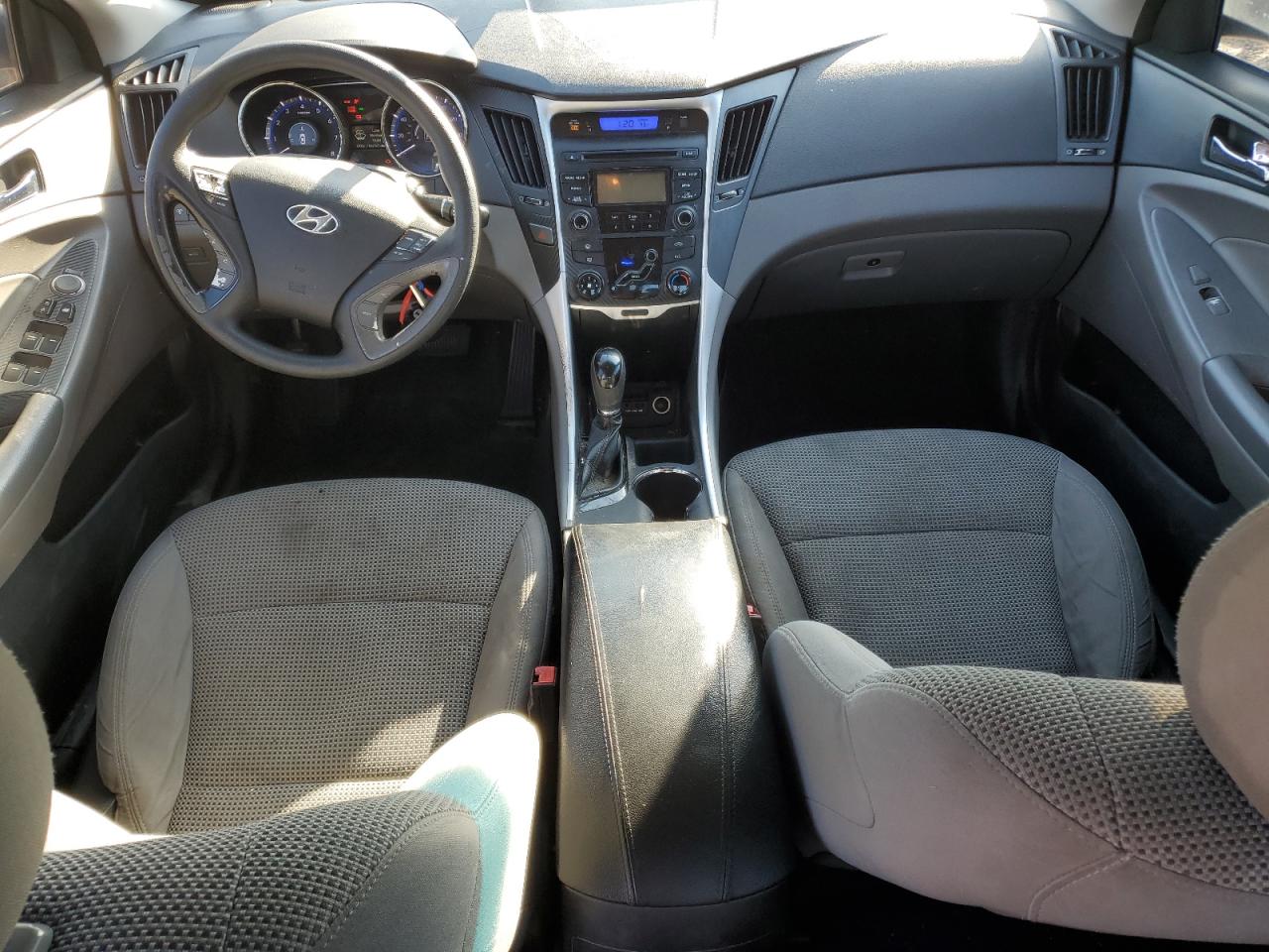2013 Hyundai Sonata - Image 8