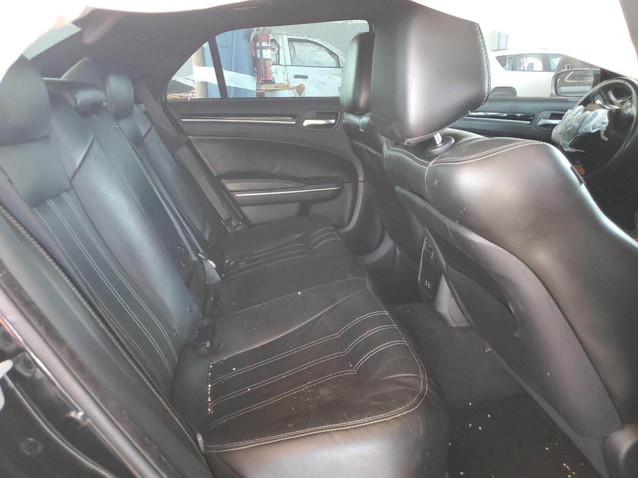 2018 Chrysler 300 - Image 10