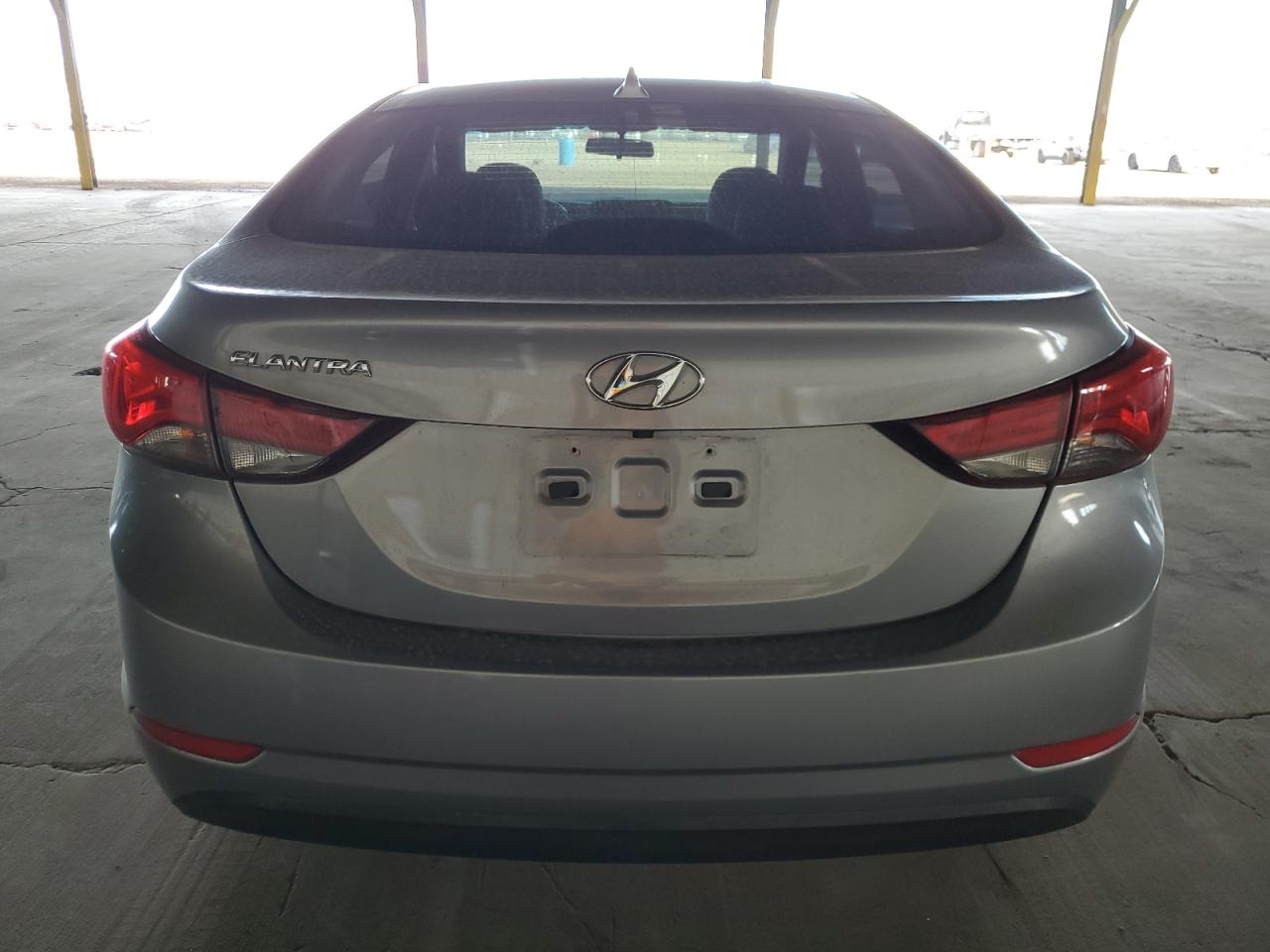 2015 Hyundai Elantra - Image 6