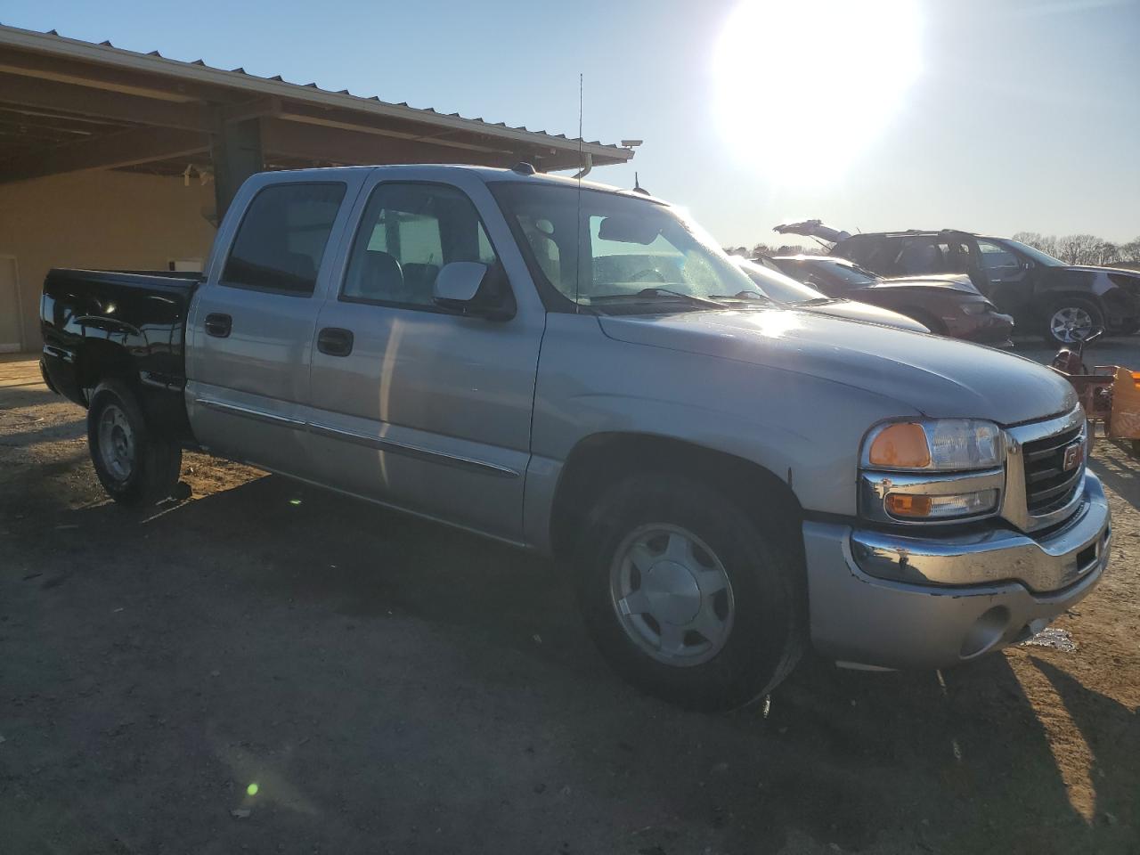 2004 GMC Sierra - Image 4