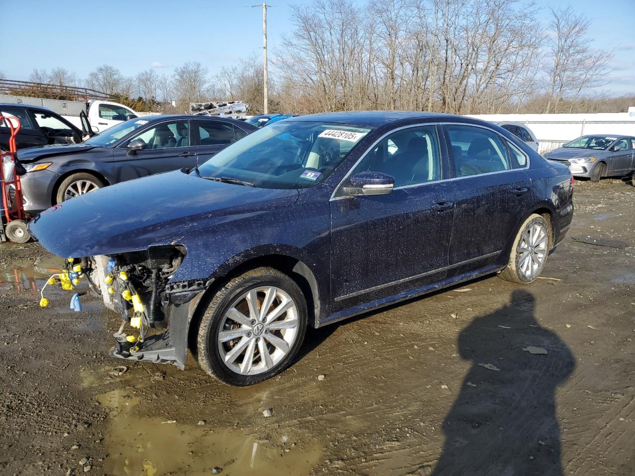 2014 Volkswagen Passat - Image 1