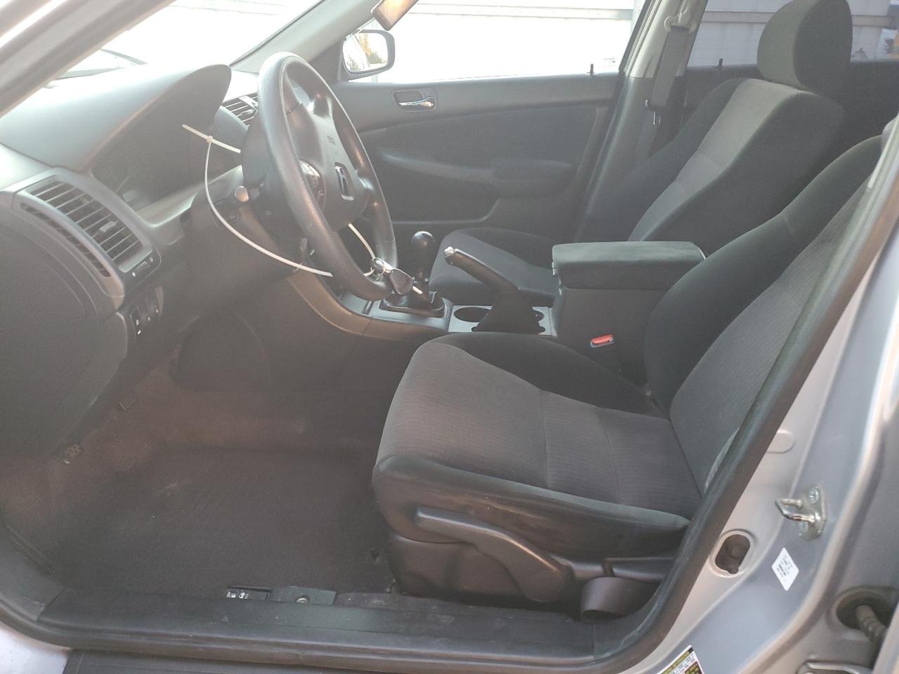 2004 Honda Accord - Image 7