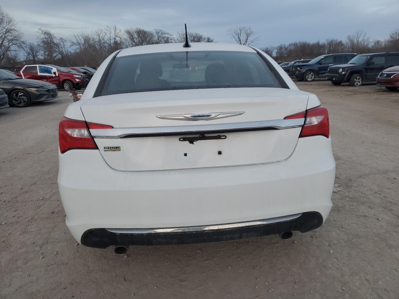 2013 Chrysler 200 - Image 6