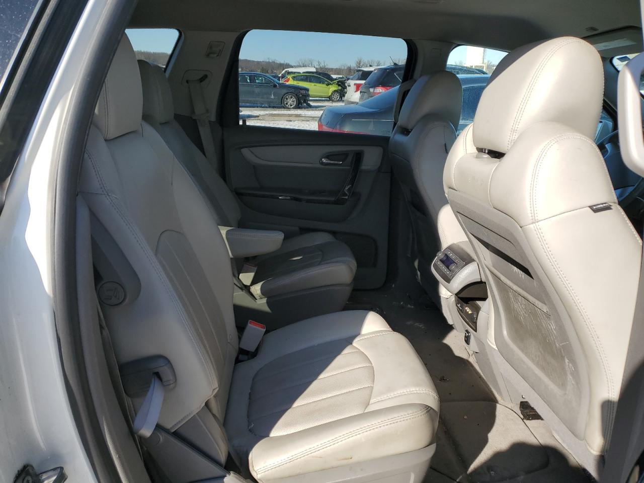 2015 Chevrolet Traverse - Image 10