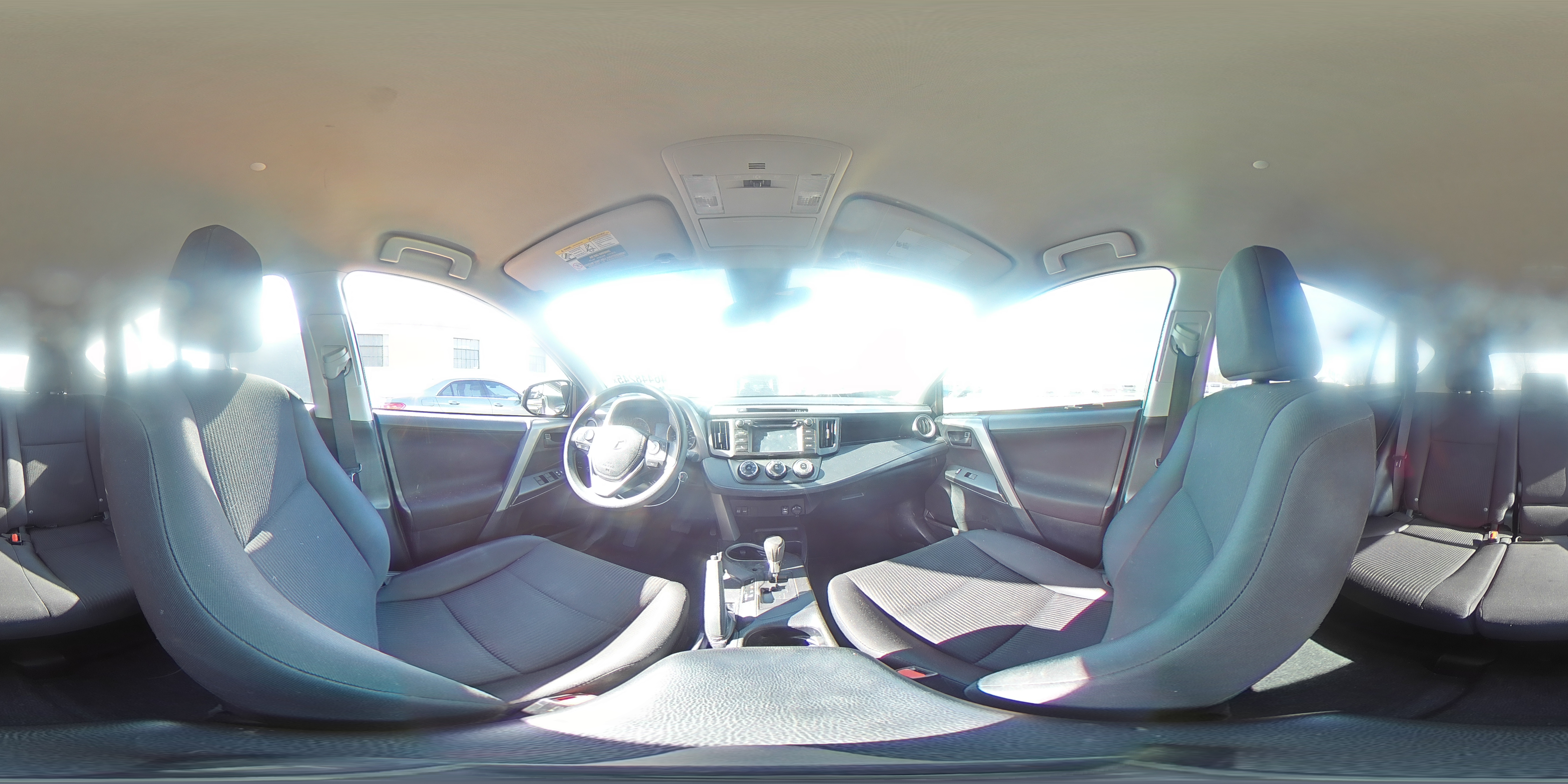 2018 Toyota RAV 4 - Image 16
