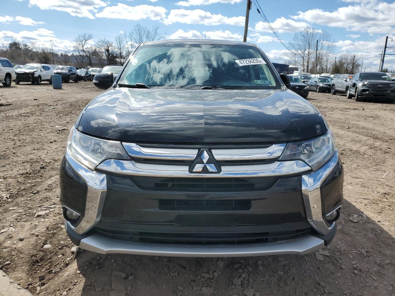 2016 Mitsubishi Outlander - Image 5