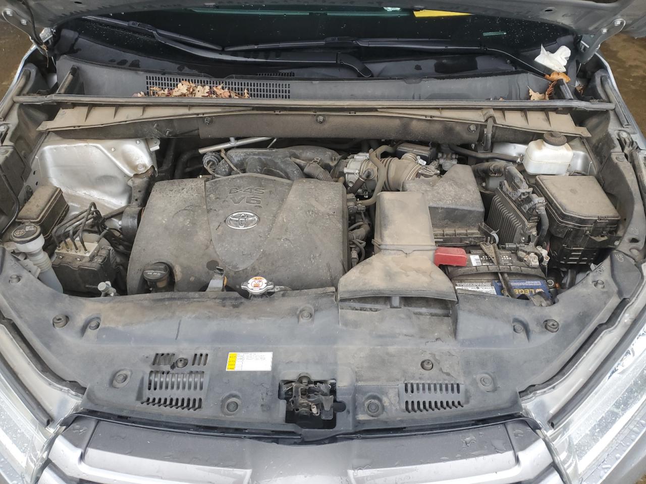 2019 Toyota Highlander - Image 12