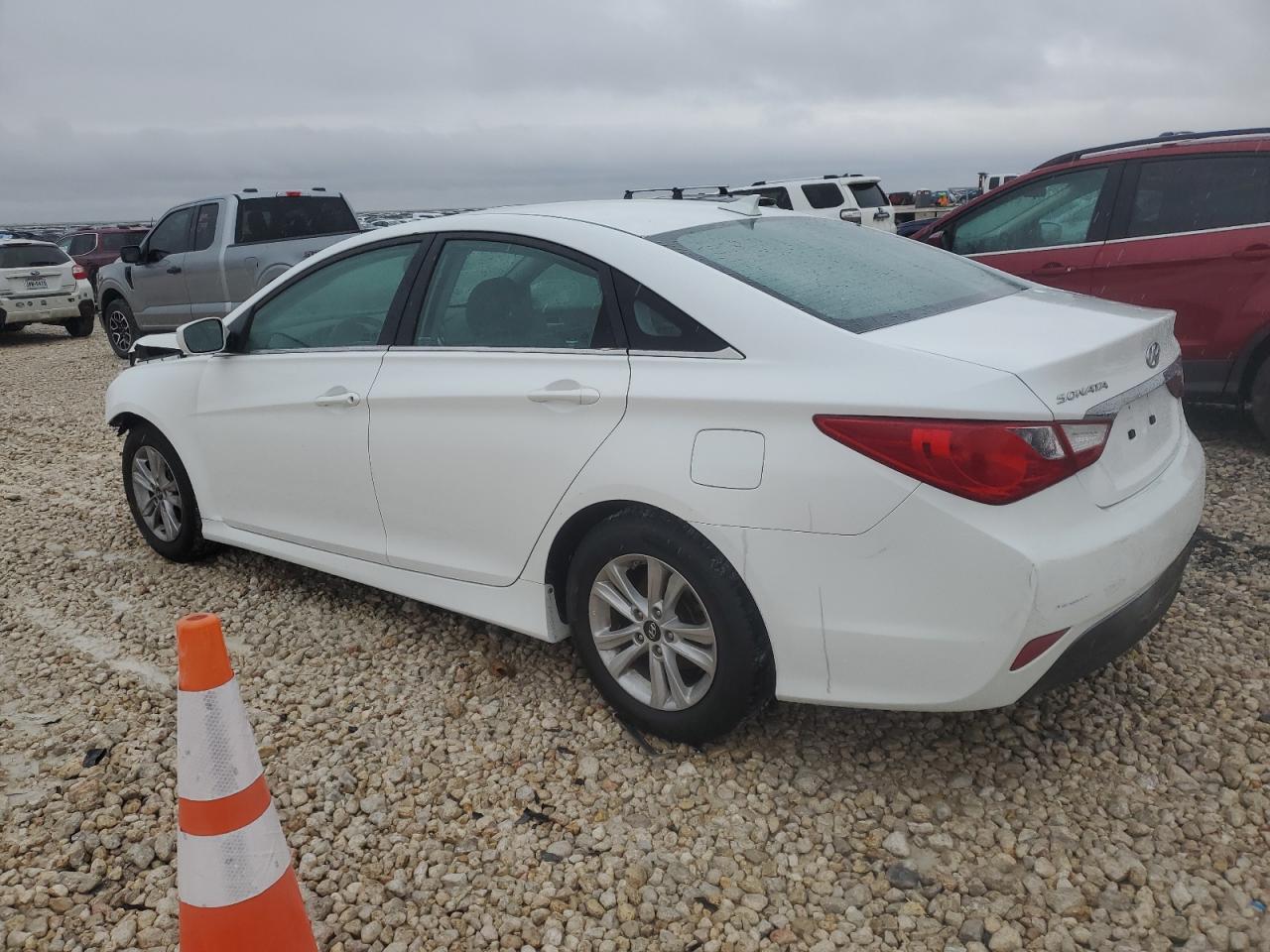2014 Hyundai Sonata - Image 2