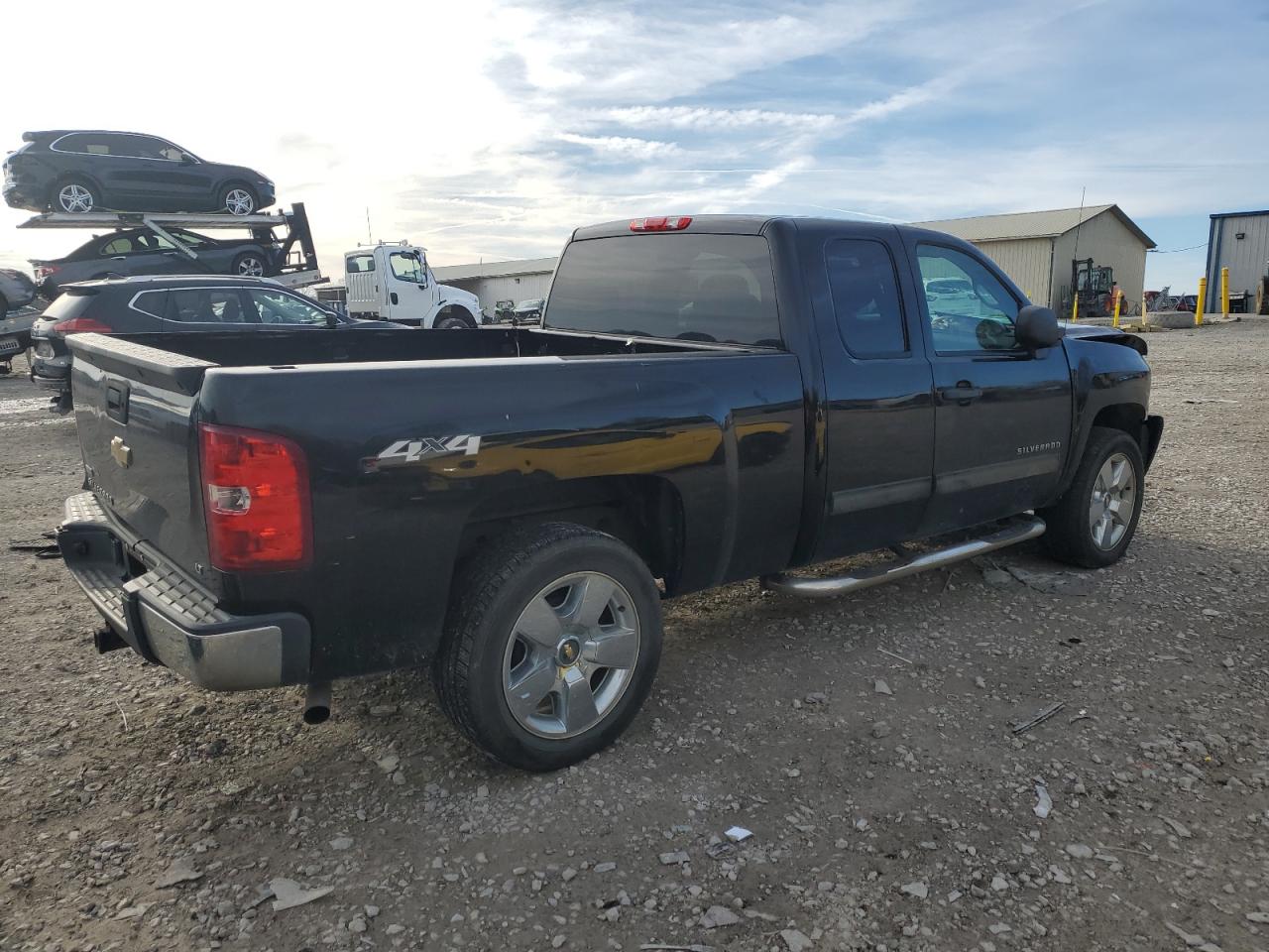 2011 Chevrolet Silverado - Image 3