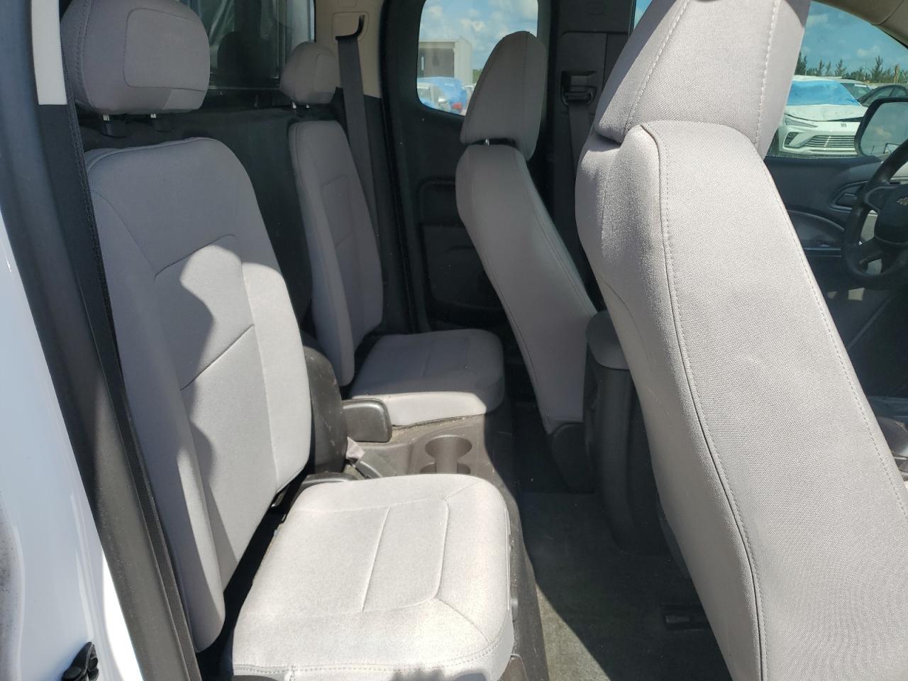 2017 Chevrolet Colorado - Image 10