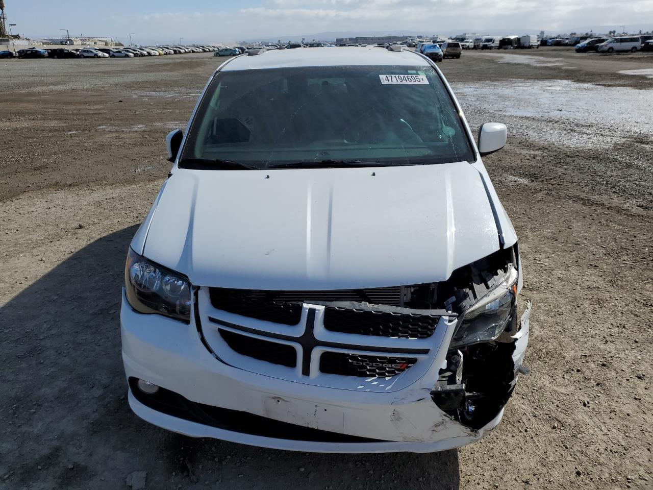 2018 Dodge Caravan - Image 5