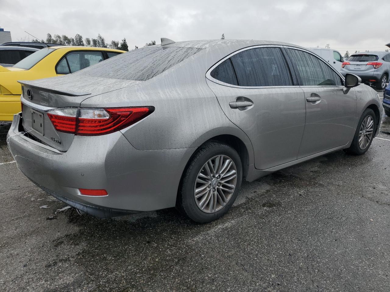 2015 Lexus ES - Image 3
