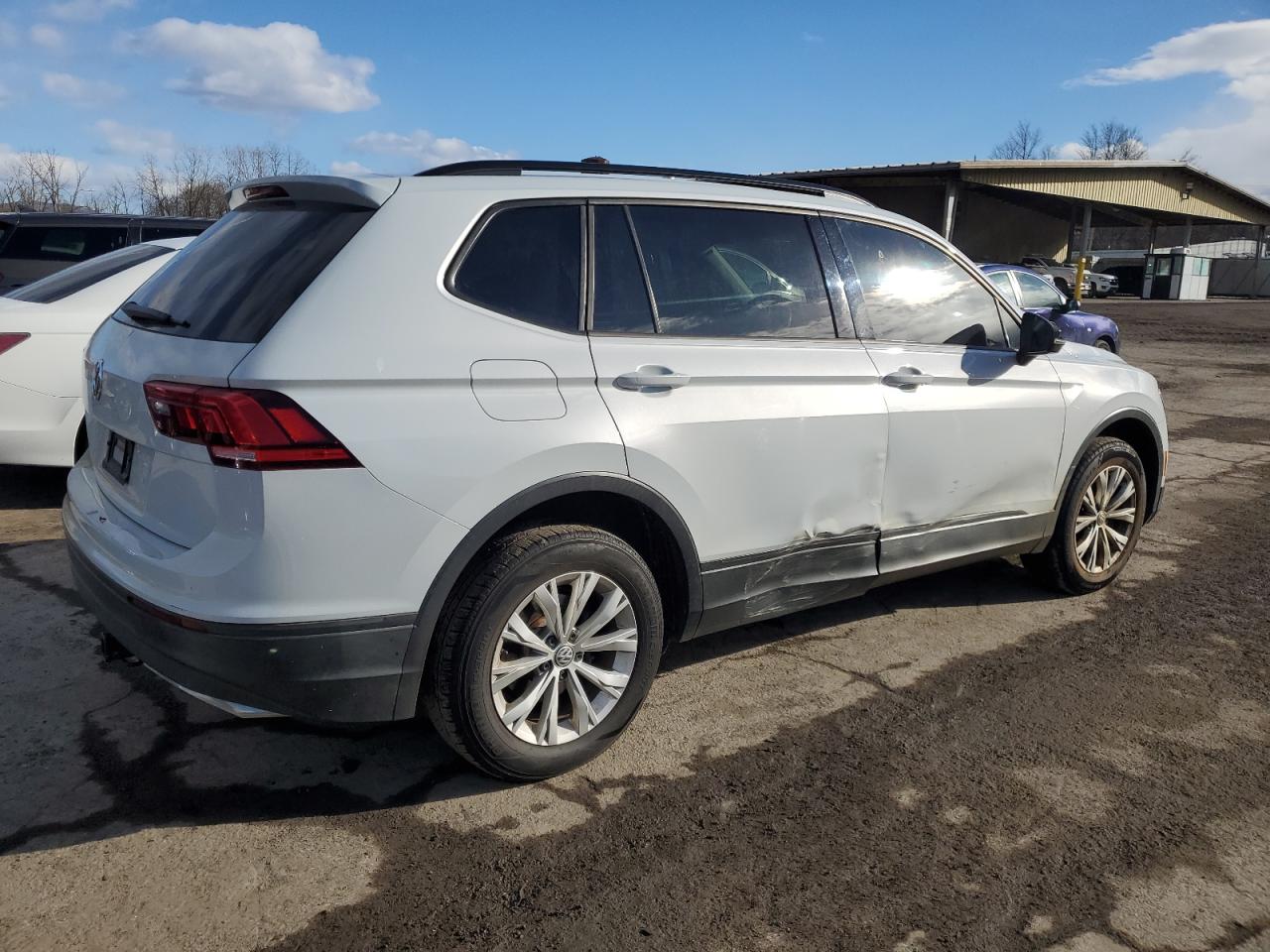 2019 Volkswagen Tiguan - Image 3