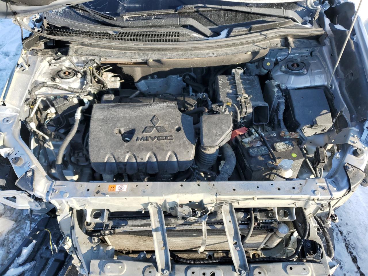 2017 Mitsubishi Outlander - Image 13