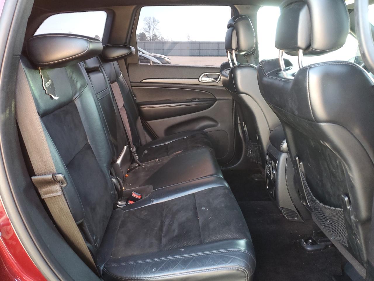 2017 Jeep Grand Cherokee - Image 11