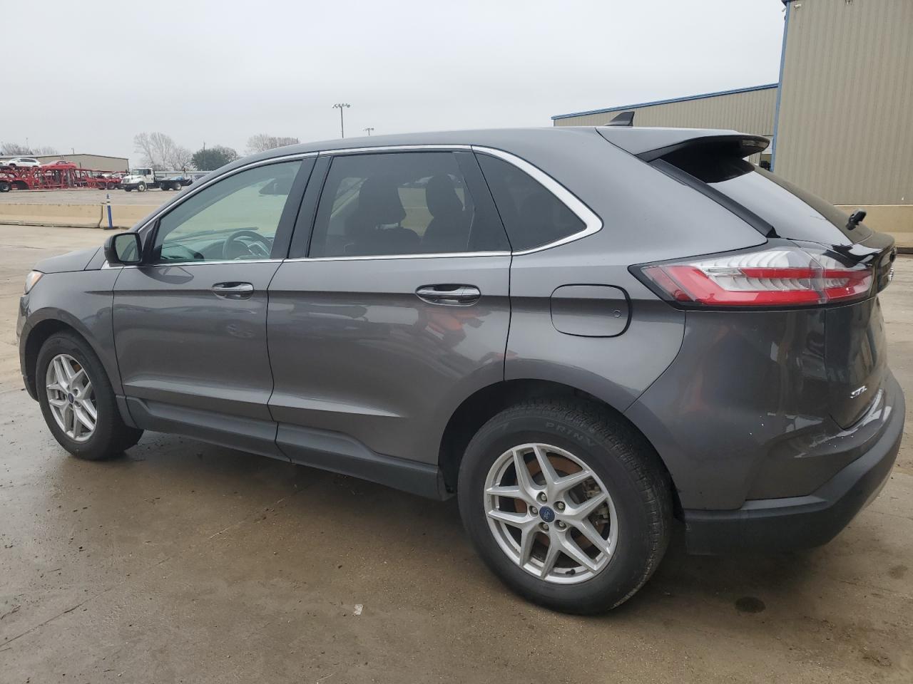 2022 Ford Edge - Image 2