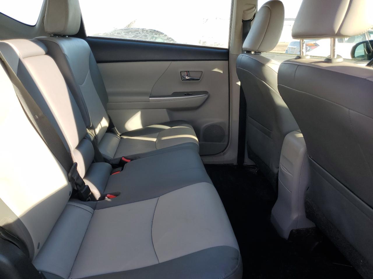 2016 Toyota Prius - Image 10