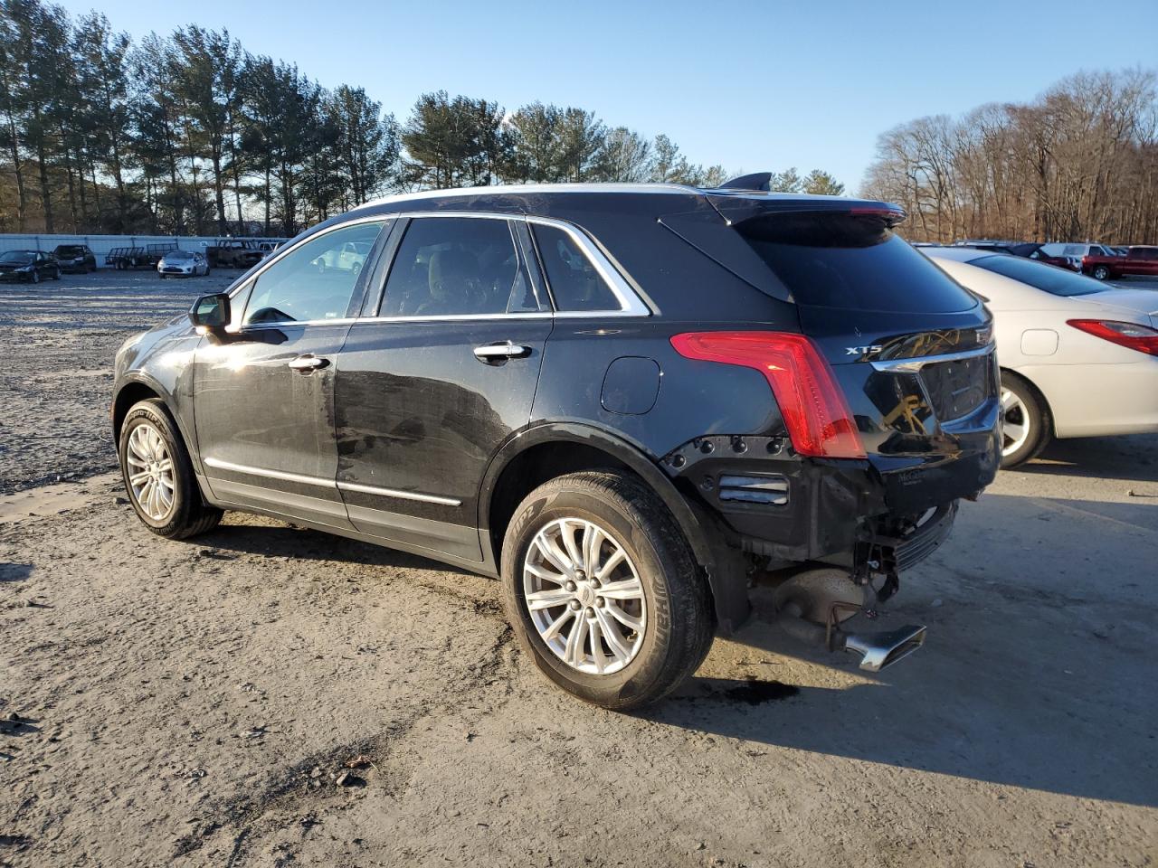 2017 Cadillac XT5 - Image 2