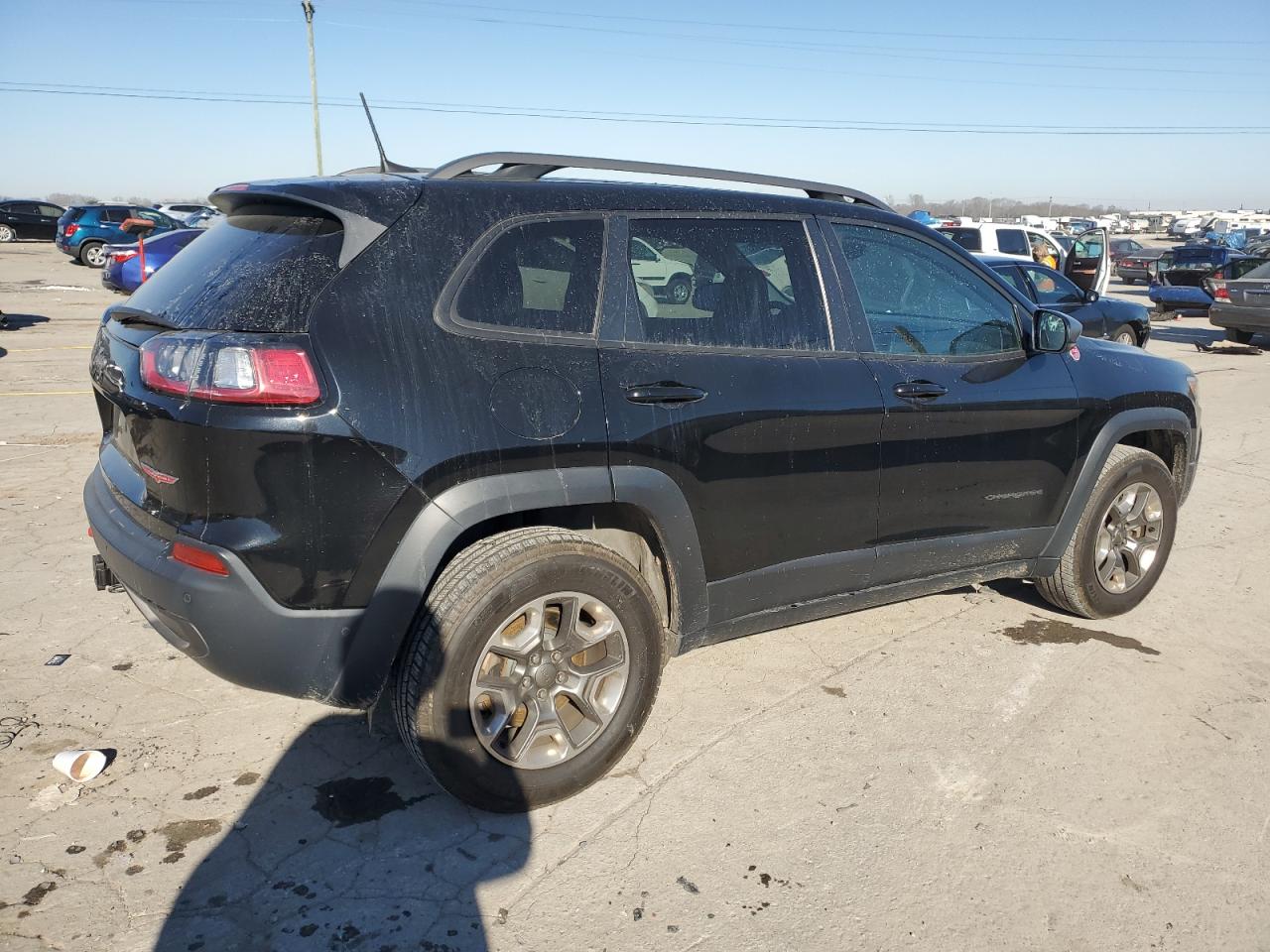 2019 Jeep Cherokee - Image 3
