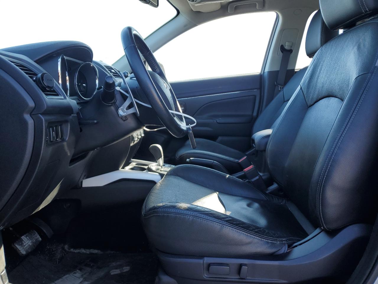 2014 Mitsubishi Outlander - Image 7