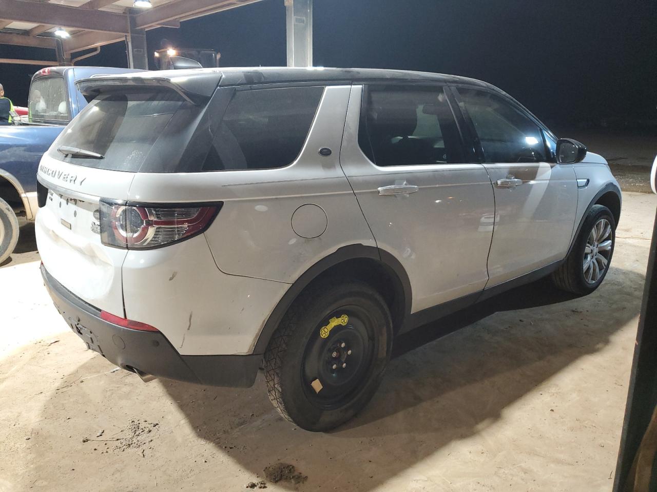 2017 Land Rover Discovery - Image 3