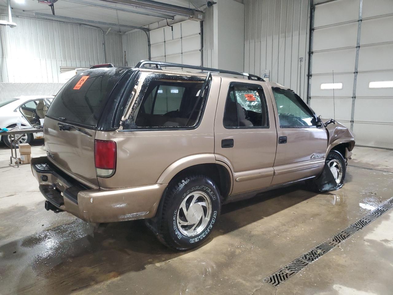 2004 Chevrolet Blazer - Image 3
