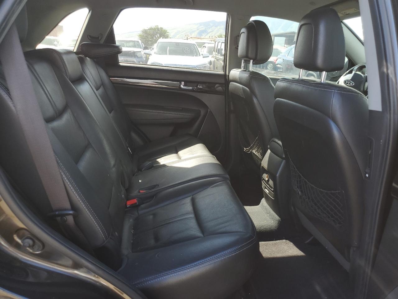 2011 Kia Sorento - Image 10