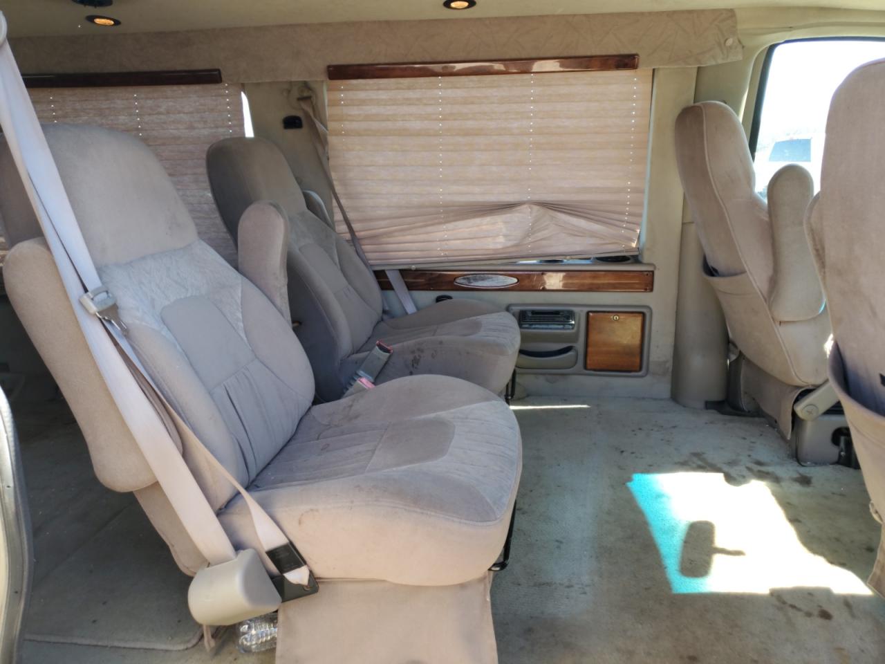 2000 Chevrolet Express - Image 11