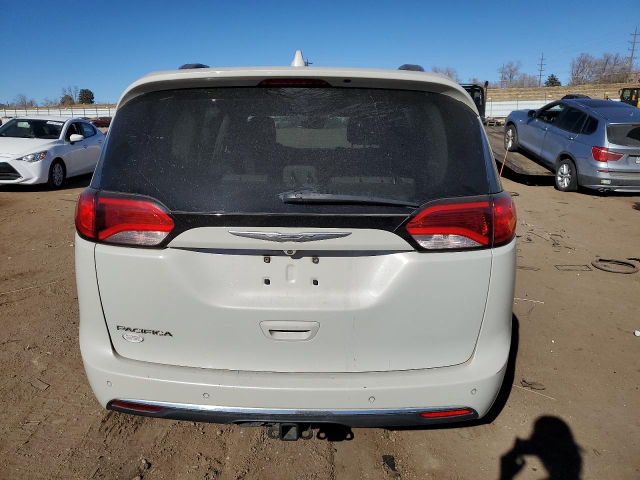 2017 Chrysler Pacifica - Image 6