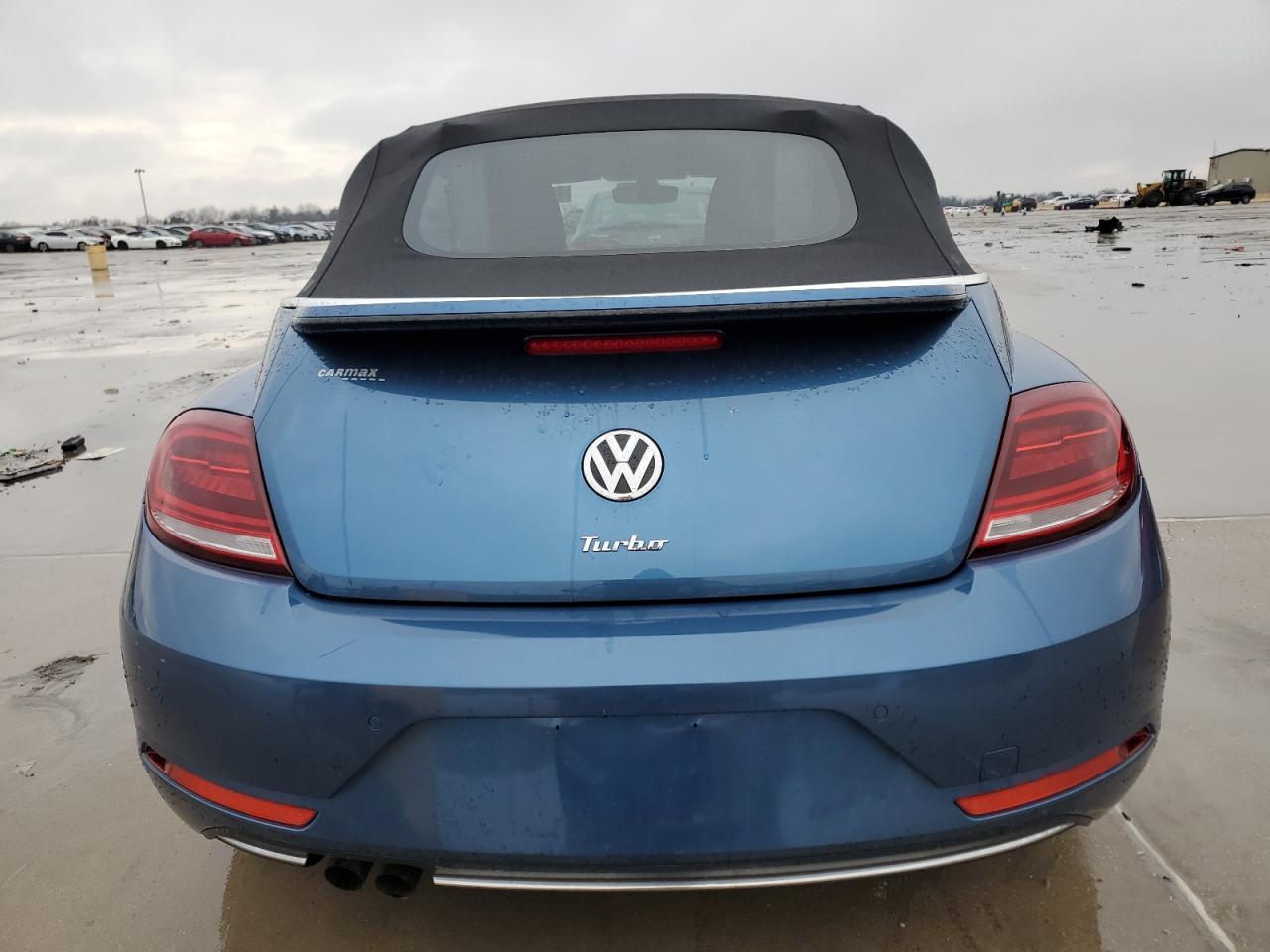 2019 Volkswagen Beetle - Image 6