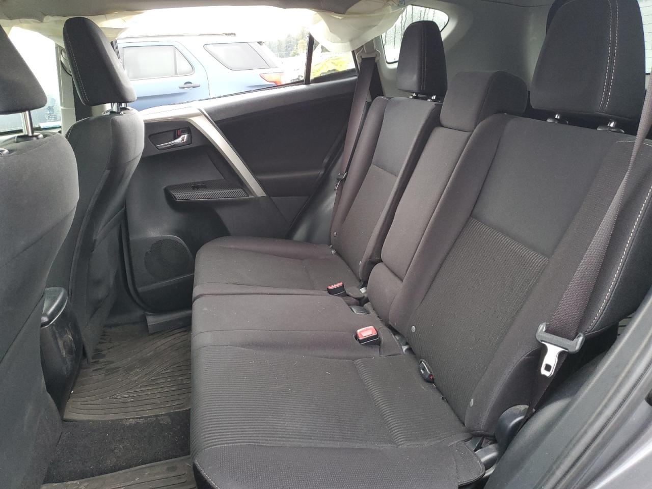 2015 Toyota RAV 4 - Image 11