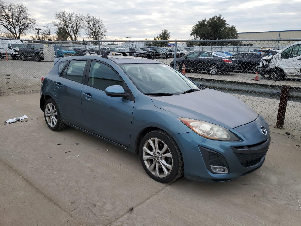 2011 Mazda 3 - Image 4