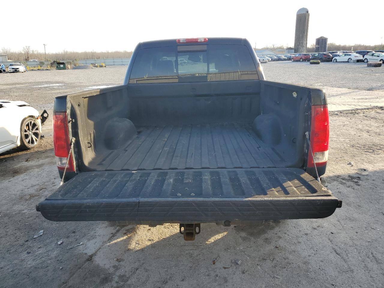 2007 GMC Sierra - Image 6