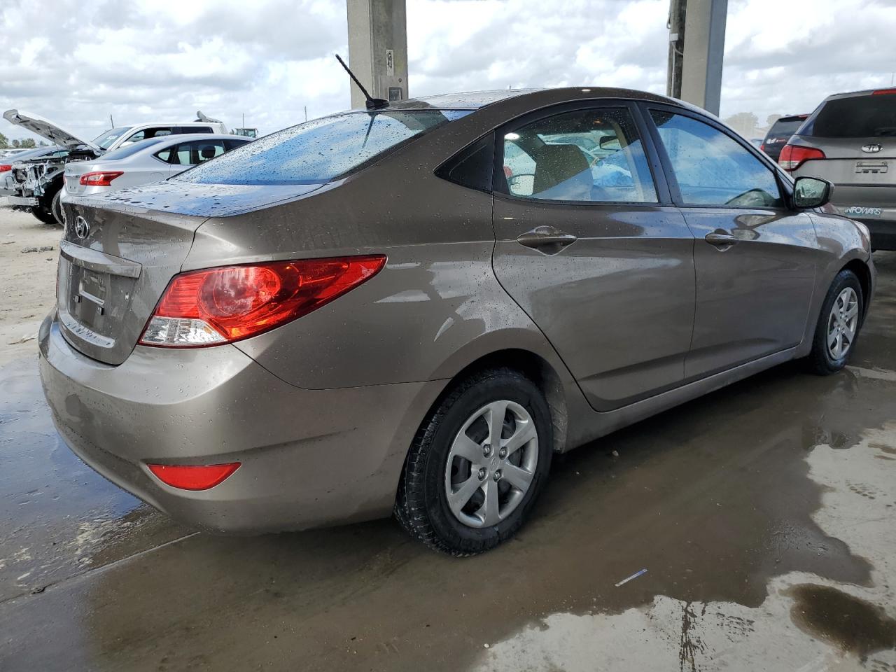 2014 Hyundai Accent - Image 3