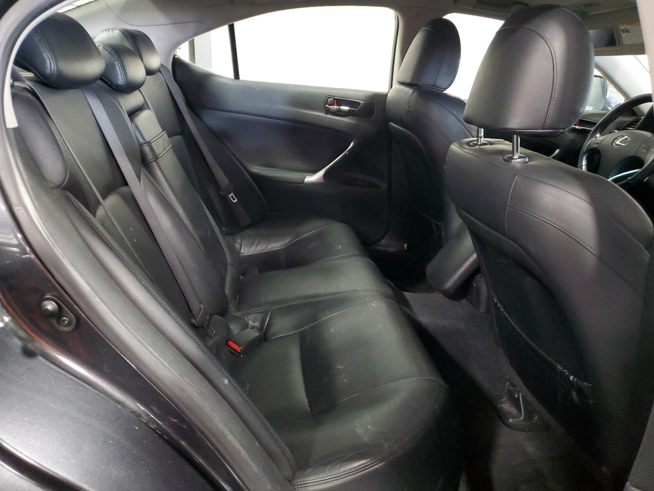 2008 Lexus IS - Image 10