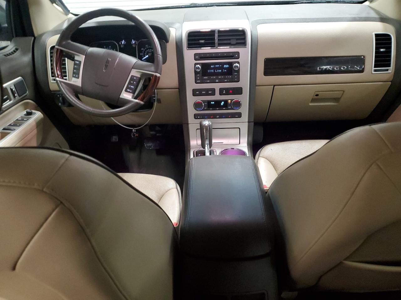 2010 Lincoln MKX - Image 8
