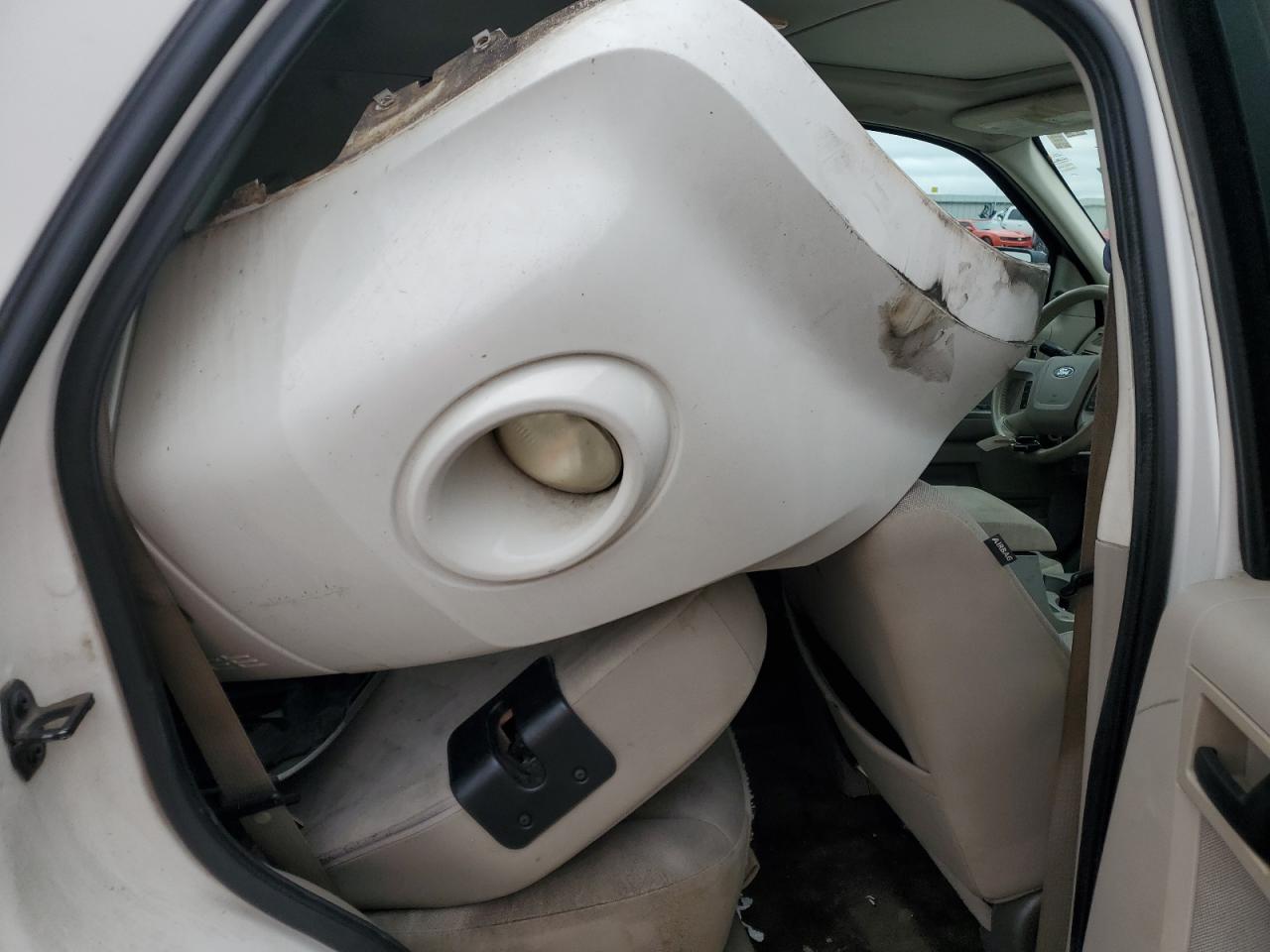 2011 Ford Escape - Image 10
