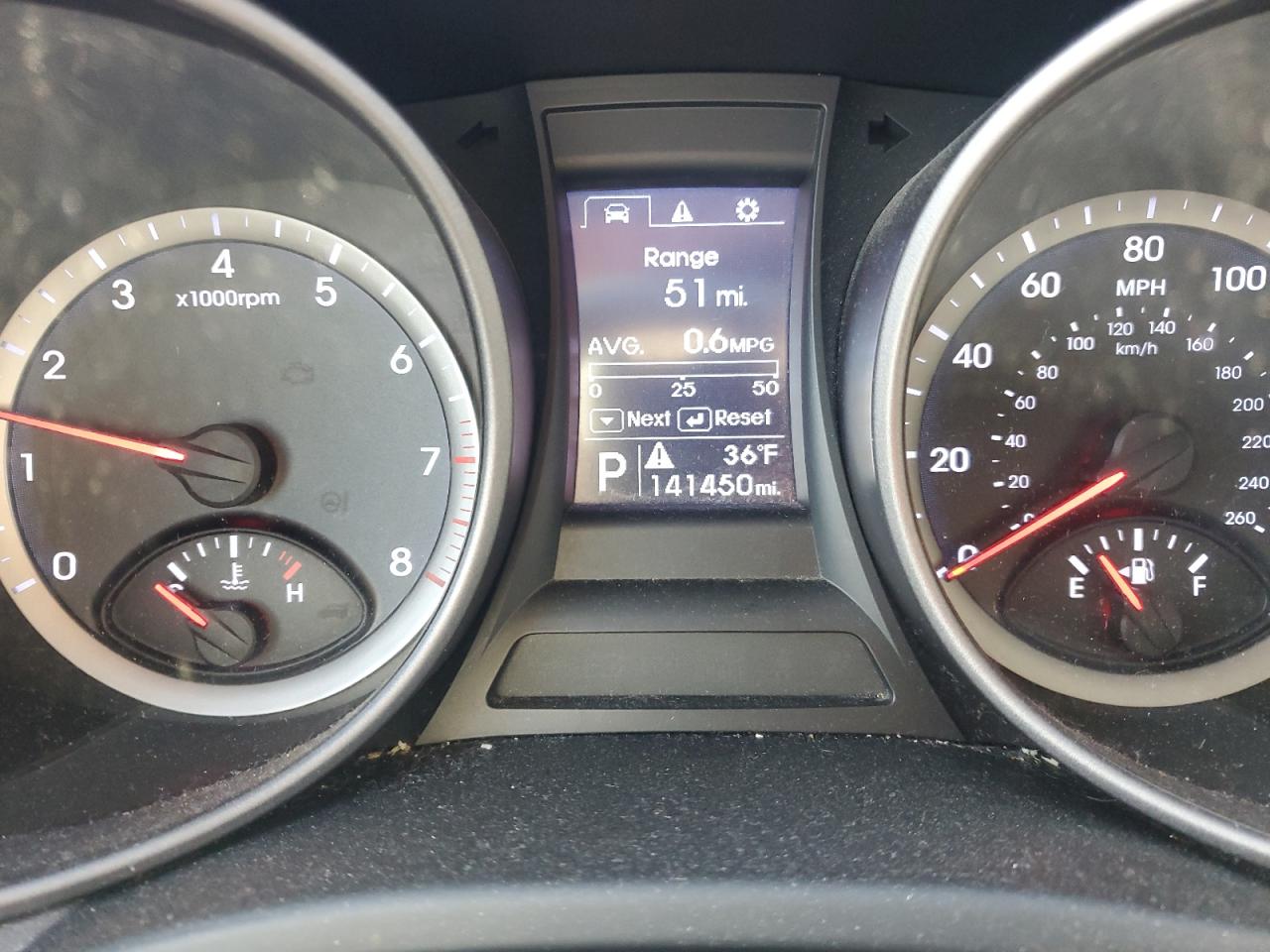 2016 Hyundai Santa Fe - Image 9
