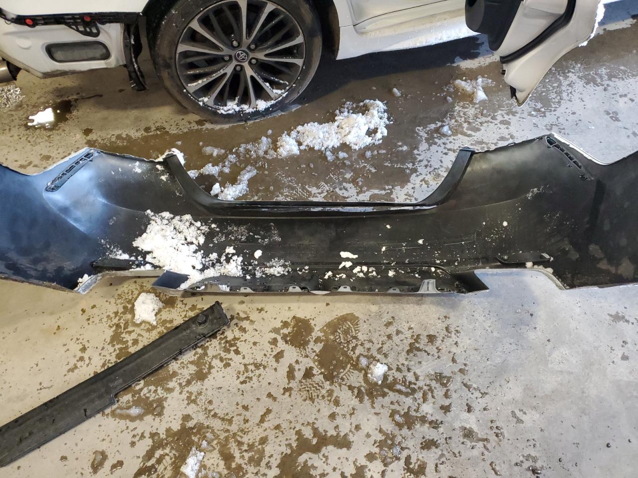 2019 Toyota Camry - Image 12