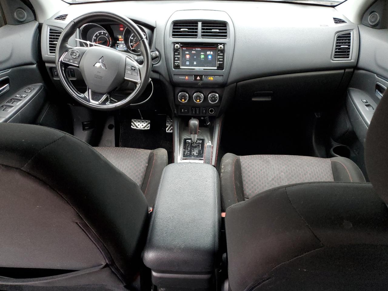 2018 Mitsubishi Outlander - Image 8