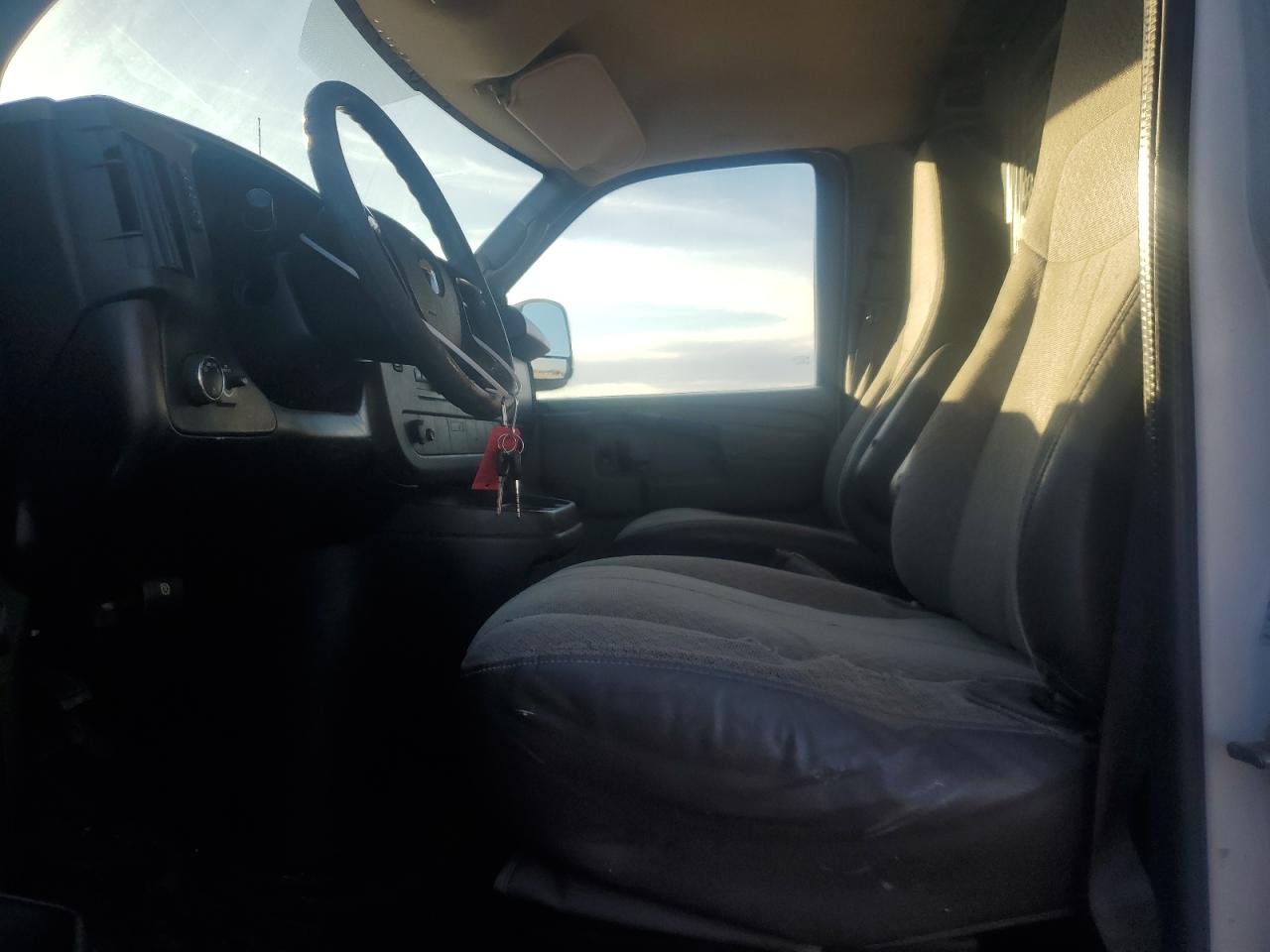 2011 Chevrolet Express - Image 7