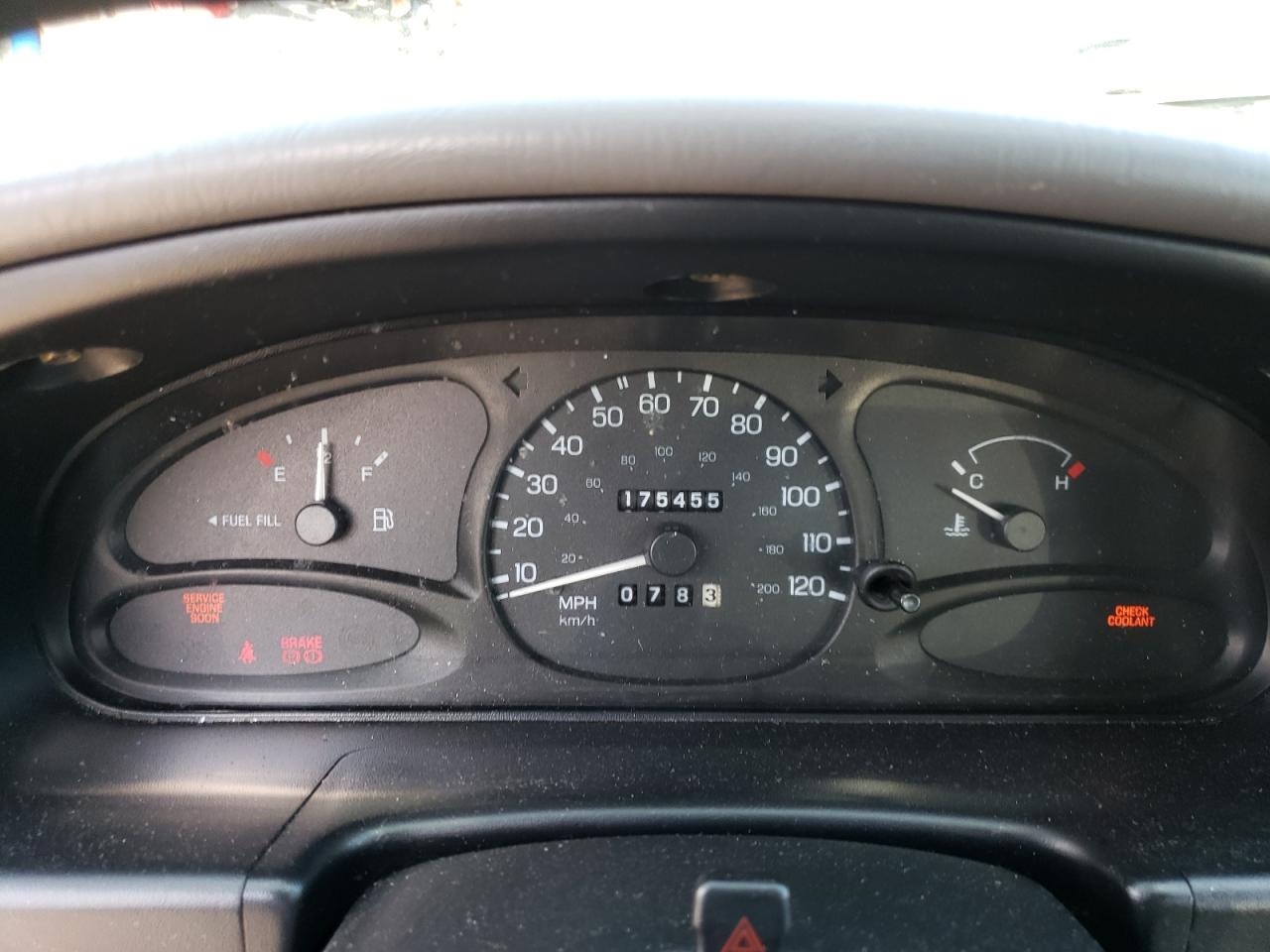 1997 Ford Escort - Image 9