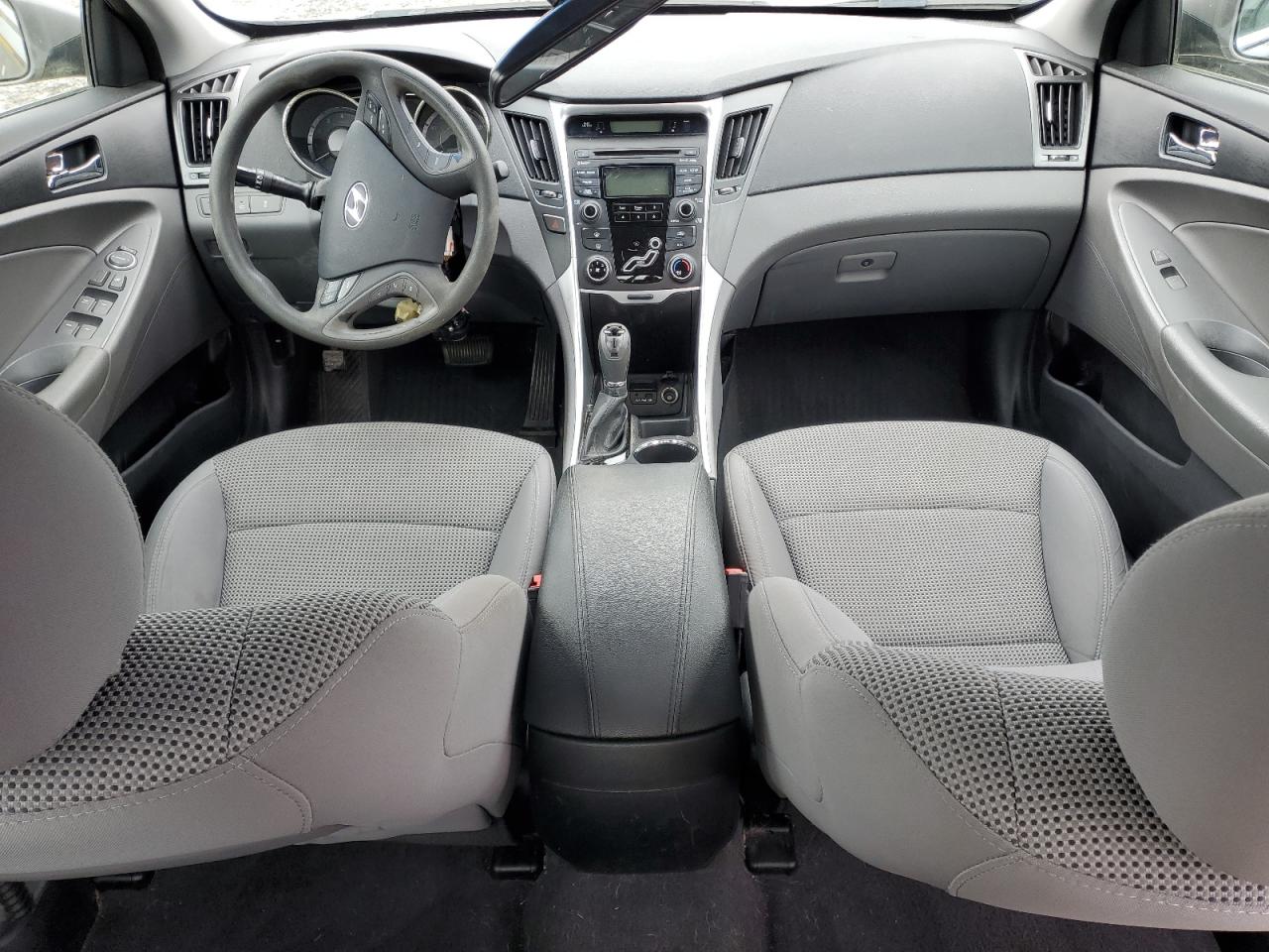 2012 Hyundai Sonata - Image 8