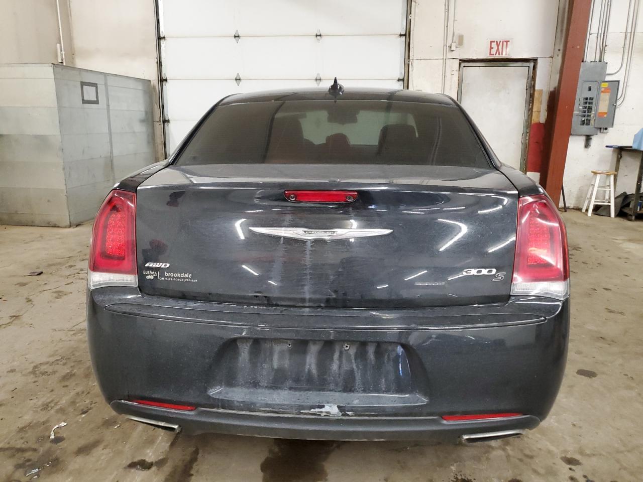 2017 Chrysler 300 - Image 6